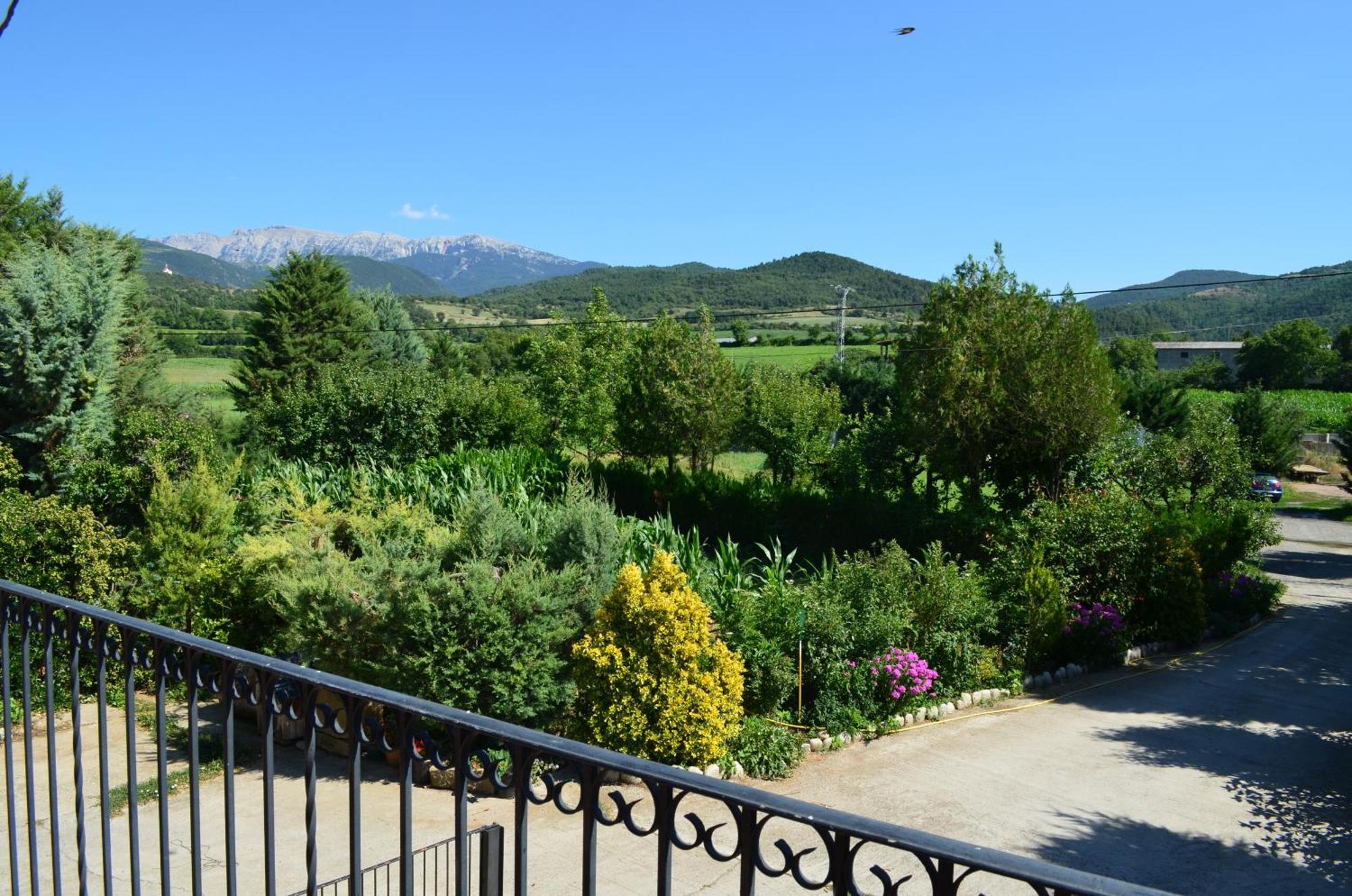Casa Rural La Vall Del Cadi La Seu d'Urgell Exteriör bild