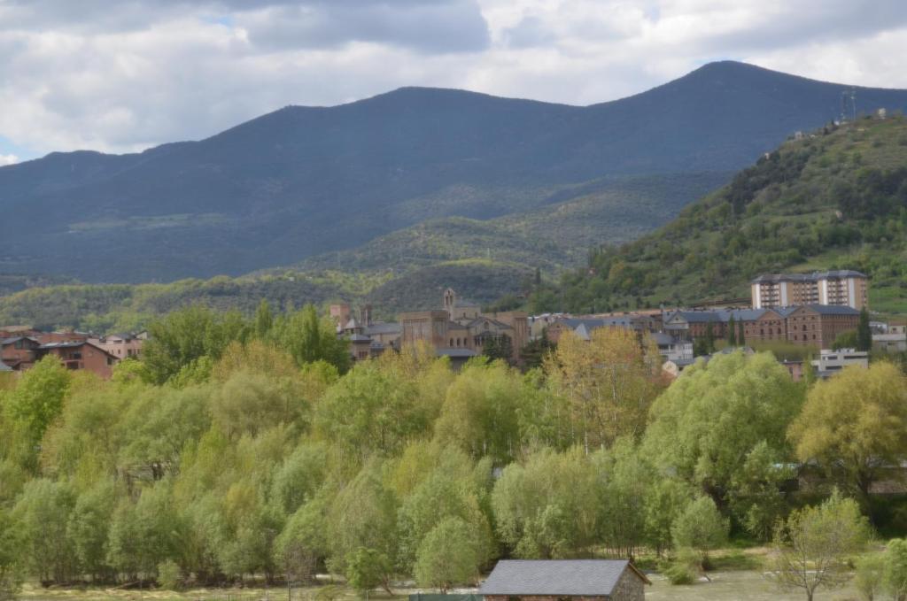 Casa Rural La Vall Del Cadi La Seu d'Urgell Rum bild